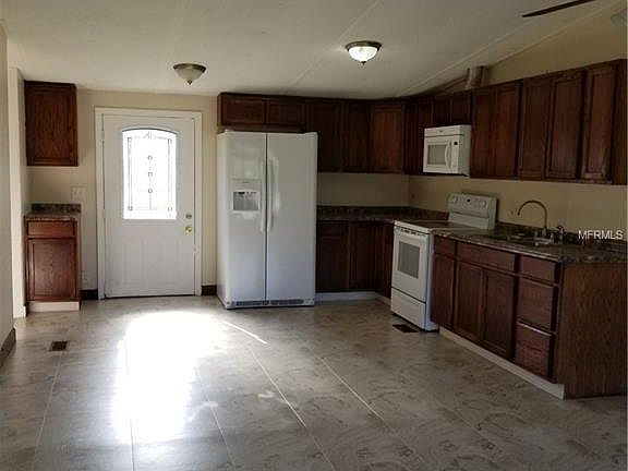 2nd image of 3904 Longhorn Dr