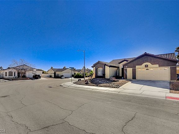 3rd image of 5601 Scenic Pointe Ave