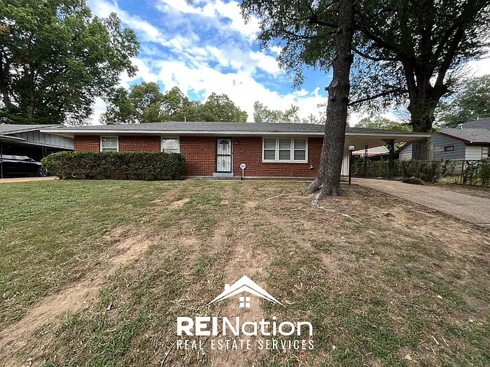 2052 Saint James Dr