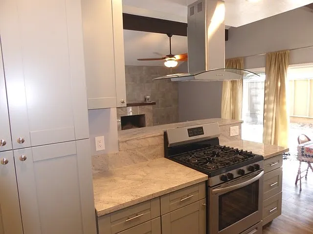 Complete Remodeled Single Story 2bd Condo w/Garage — Photo 2