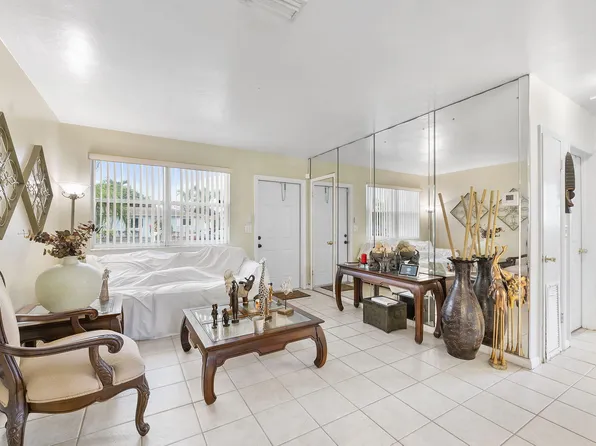 621 W 35th Street, Riviera Beach, FL 33404