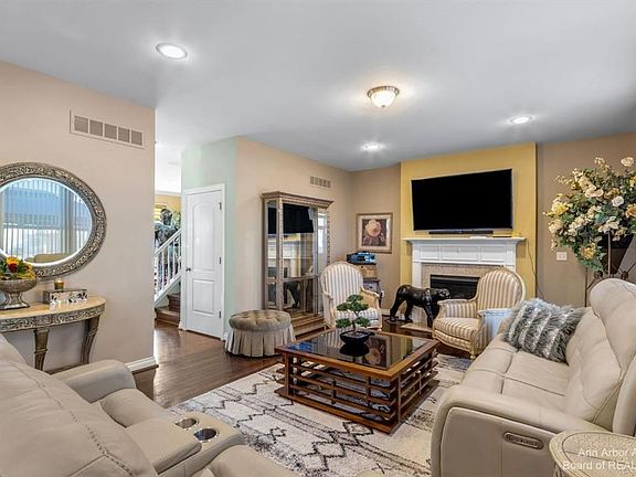 2nd image of 4290 Hackberry Ct