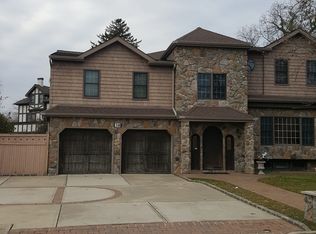 38 Bayberry Rd, Lawrence, NY 11559