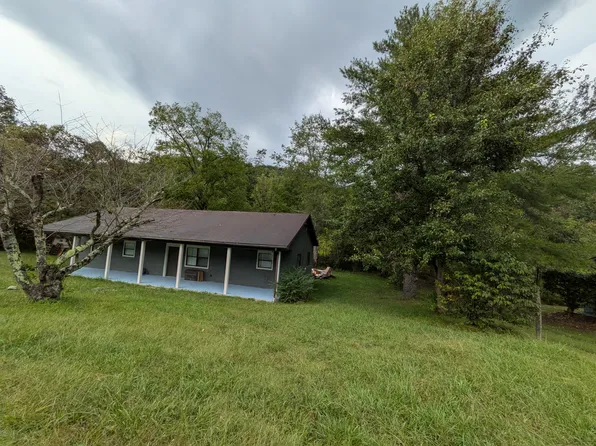 828 Clairmont Rd, Johnson City, TN 37601