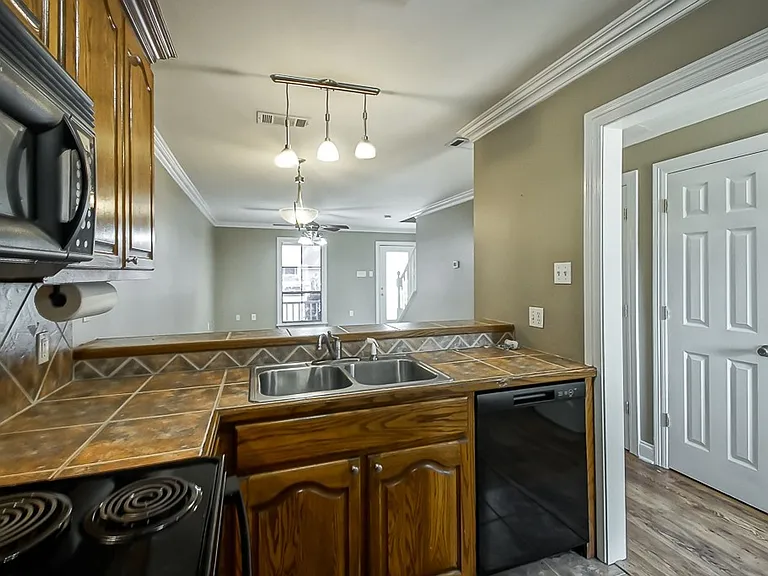 13080 Burgess Ave #8 — Photo 8