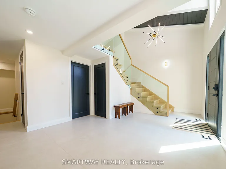 107 Campbell Cres — Photo 5