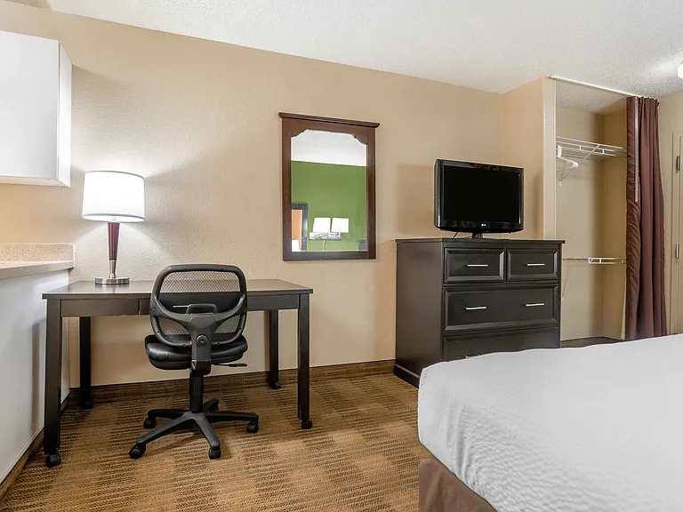 Studio Suite - 1 Queen Bed