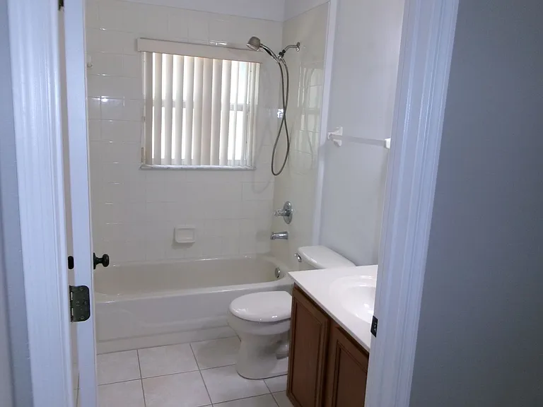 12415 Lake Valley Dr — Photo 25
