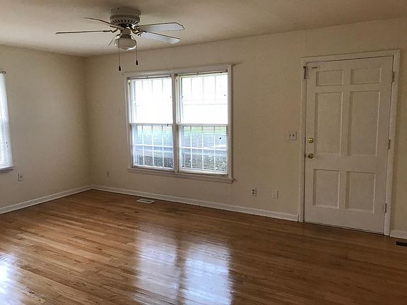 2nd image of 423 W McKnight Dr