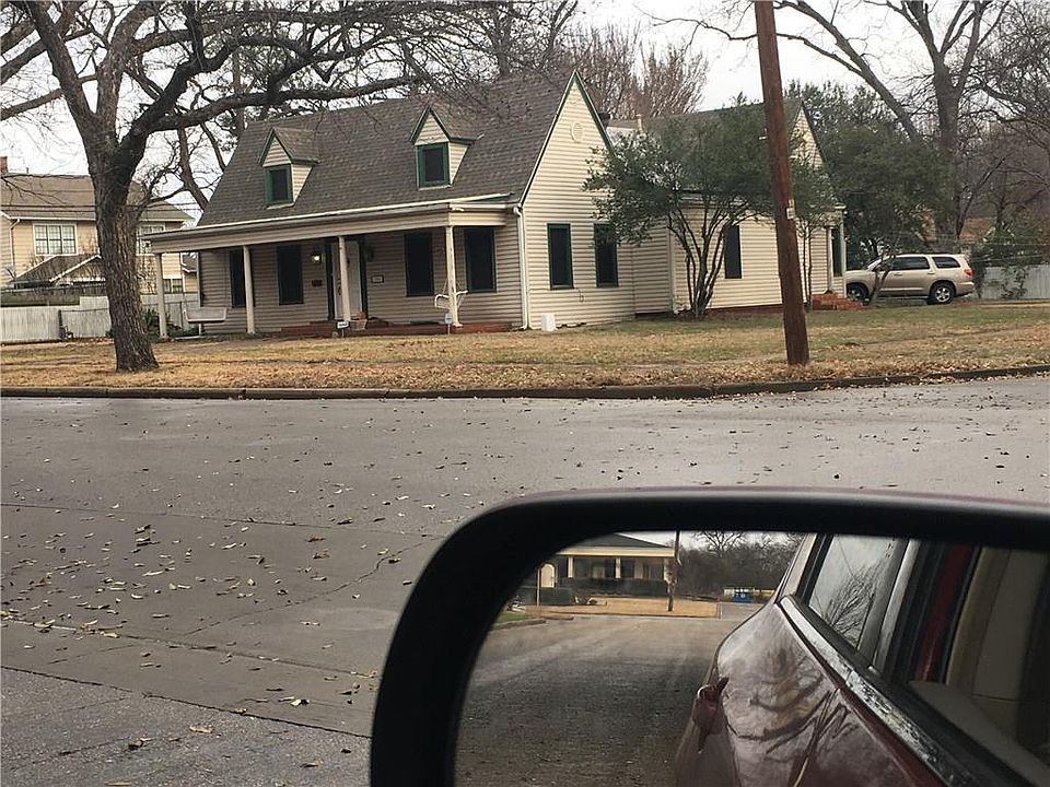 1st image of 206 S Gaines St