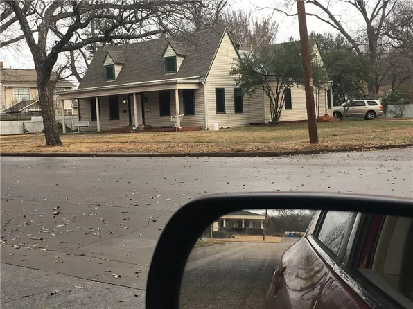 206 S Gaines St, Ennis, TX 75119