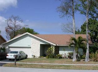 8041 NW 54th St, Lauderhill, FL 33351