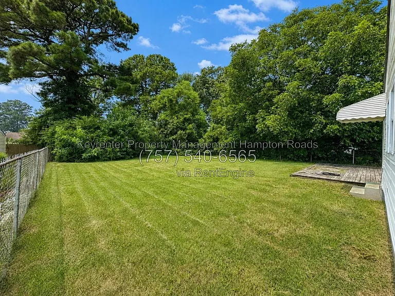 711 Marcus St — Photo 21