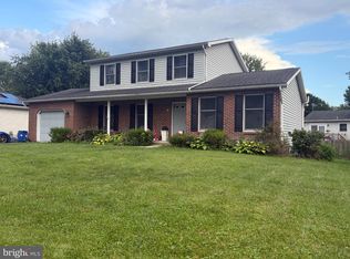 19 Garden Ln, Hanover, PA 17331