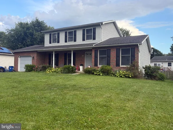 19 Garden Ln, Hanover, PA 17331