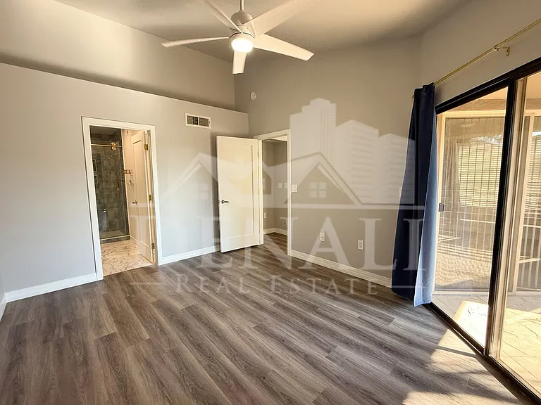 4848 N 36th St #221 — Photo 13