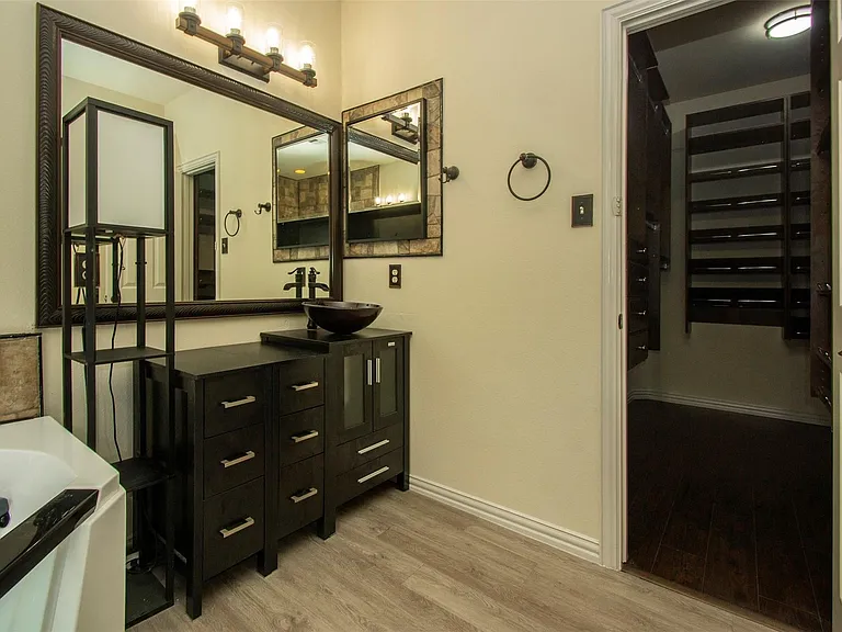 3605 Maddock Dr — Photo 9