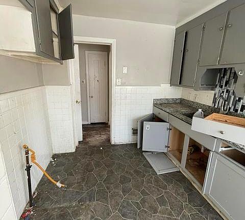 5th image of 9205 McKinney St