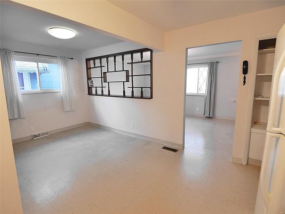 4th image of 2836 Keokuk St