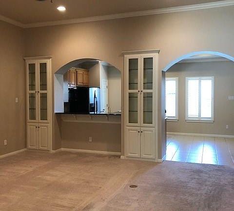 4th image of 9121 Darby Ln