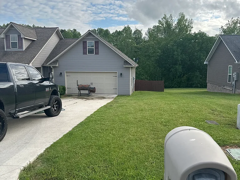 4751 Ellen Cir — Photo 4