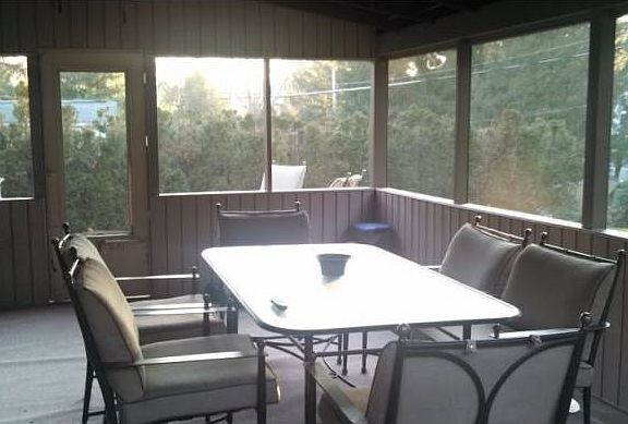 Screened-In Patio