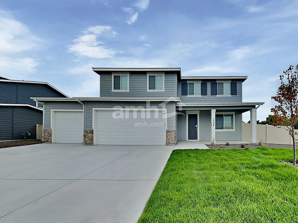 1004 N Rivermist Ave