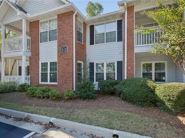 413 Streamside Dr #413, Roswell, GA 30076