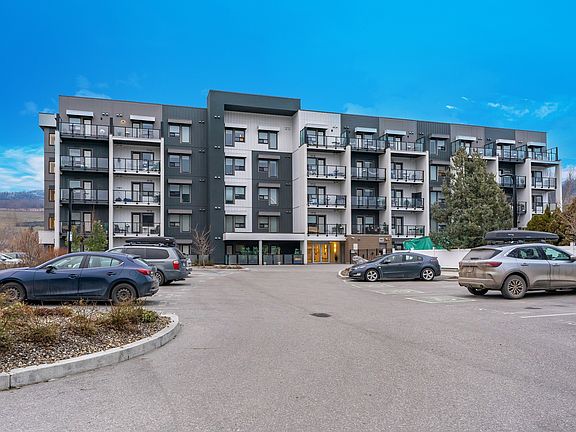2nd image of 2555 Lakeshore Rd #310