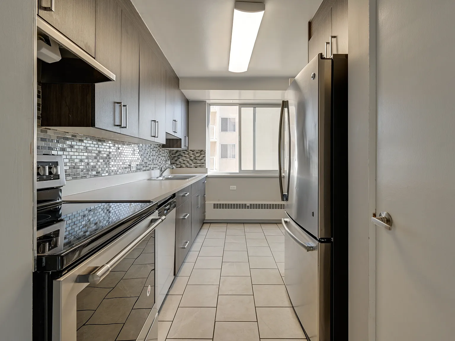 Valleyview Manor — Photo 1
