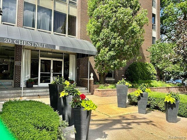 1st image of 20 Chestnut St APT 102