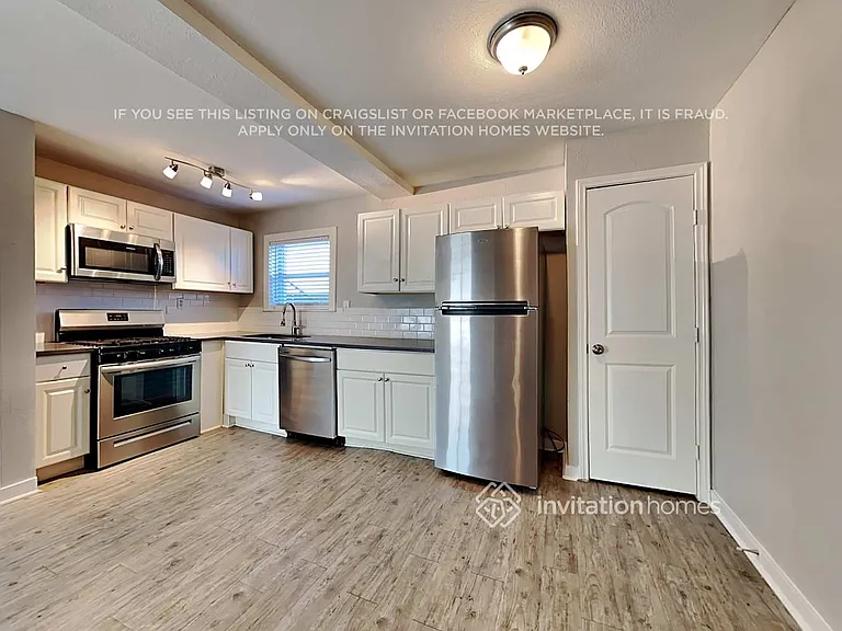 403 E Standifer St #A — Photo 5