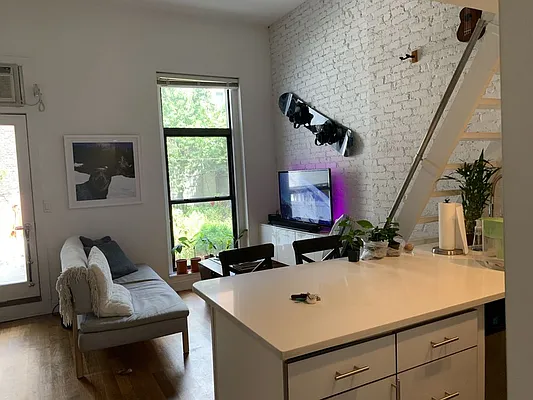 Rented by Sky Management | media 5