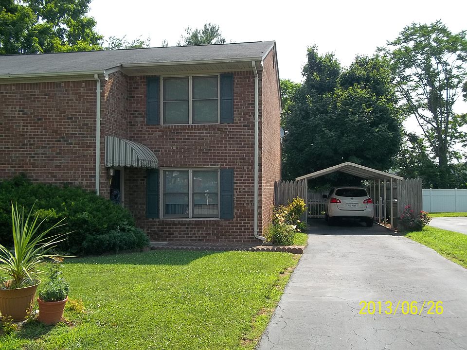 1st image of 28 Hart Dr