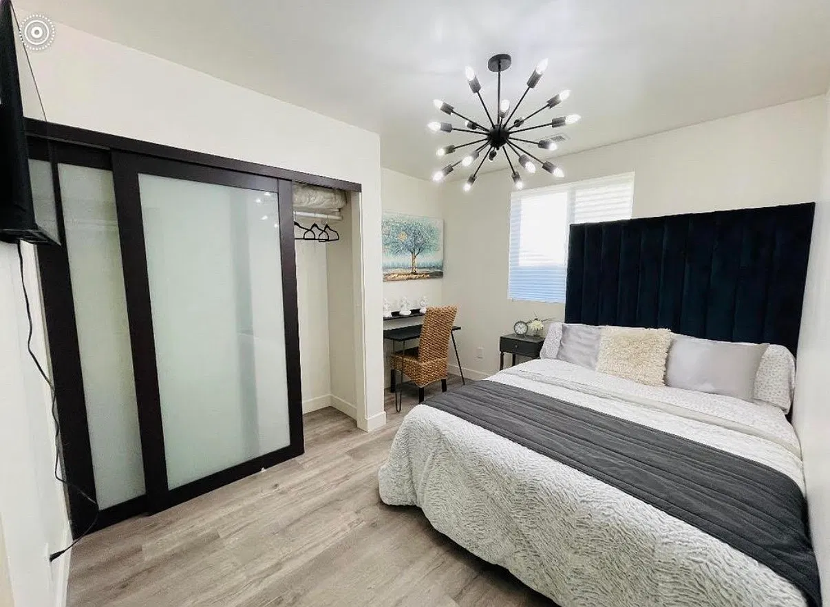 2 bed, 850 sqft, $4,400 — Photo 2