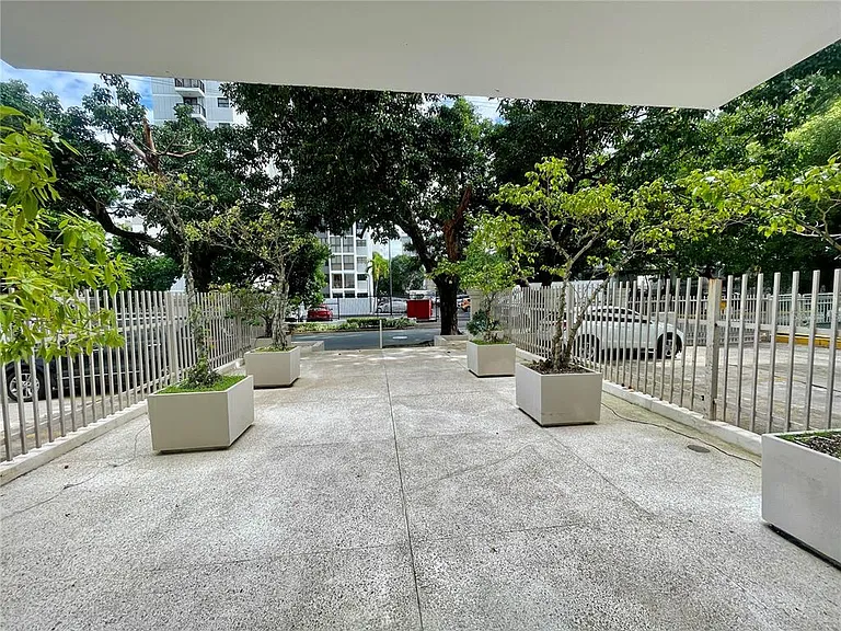 76 Kings Court St #902 — Photo 2