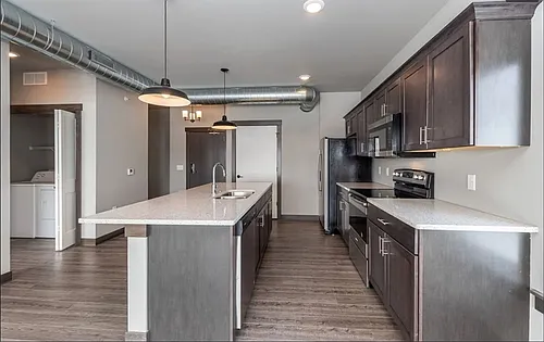 Parkway West Apartments Photo 1