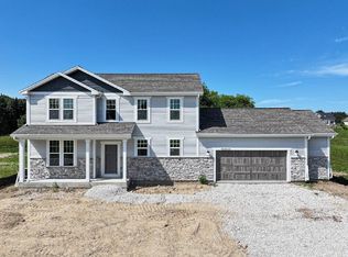 N101W17128 Tanglewood Dr, Germantown, WI 53022