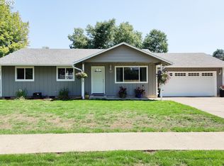 625 SE Maple St, Dundee, OR 97115