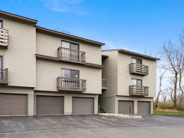 213 Spruce Hills Dr, Glen Gardner Boro, NJ 08826