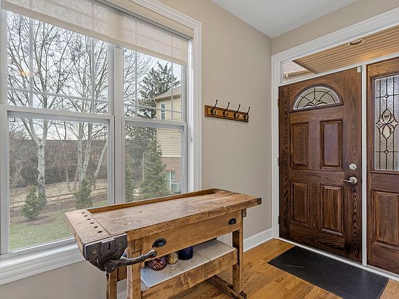 5th image of 411 Provence Ct