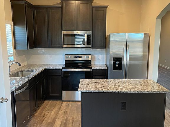5th image of 1032 Maidenhair Ln