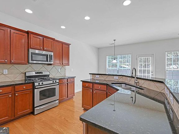 4th image of 5608 Avonley Creek Dr