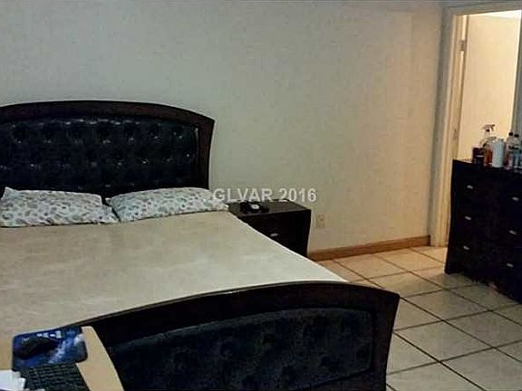 4th image of 2421 Daisy Hill Ave