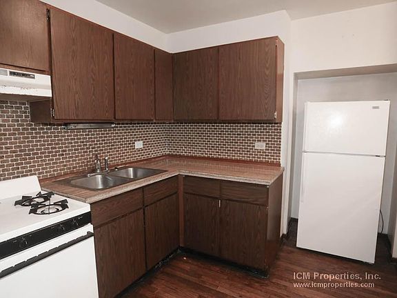 3rd image of 2525 N Lincoln Ave #A2