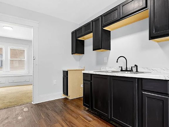 3rd image of 14009 Mayfair Ave #1
