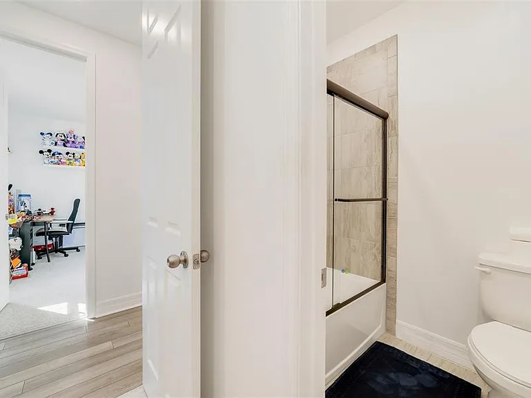 2224 Celebration Blvd — Photo 11
