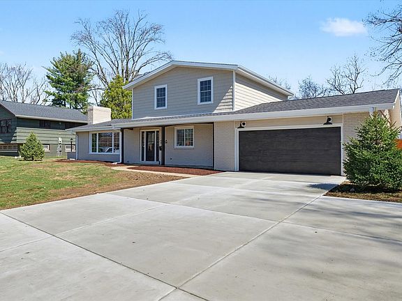 3rd image of 1808 Golfview Dr
