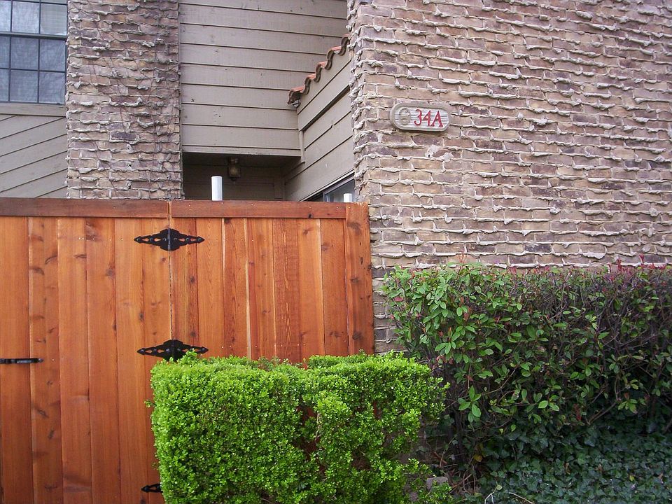 Front door gate