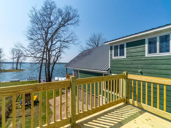 1064 Bayview Dr, Coldwater, MI 49036
